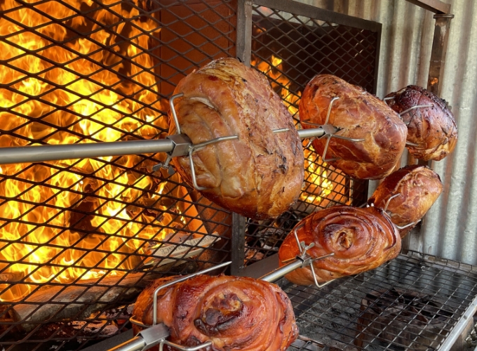 Viandes sur broches barbecue Clémence Jouaux Traiteur