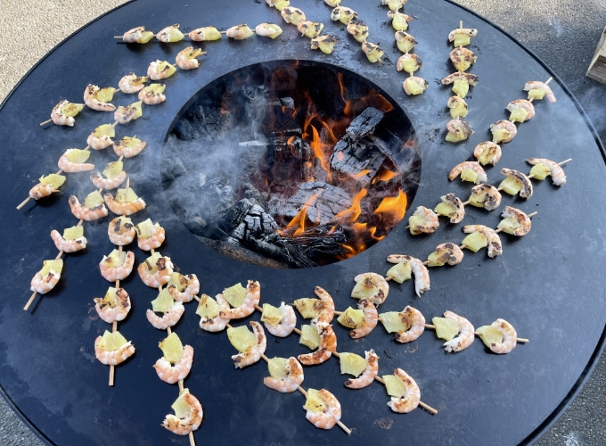 Brochettes sur brasero Clémence Jouaux Traiteur